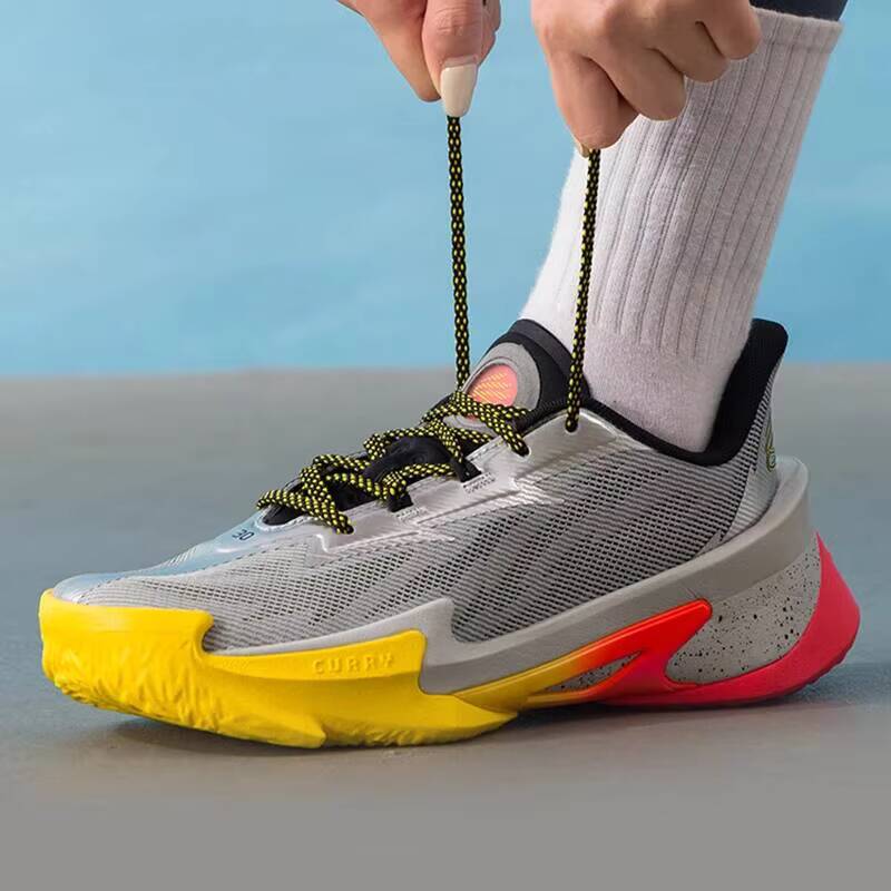 Zapatillas de baloncesto Under - Men Shoes Under Armour reseña y precio