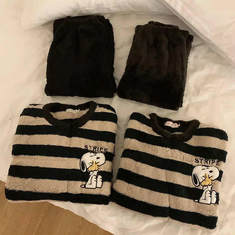 Snoopy-Pijama de felpa bordada - Men Shoes China reseña y precio
